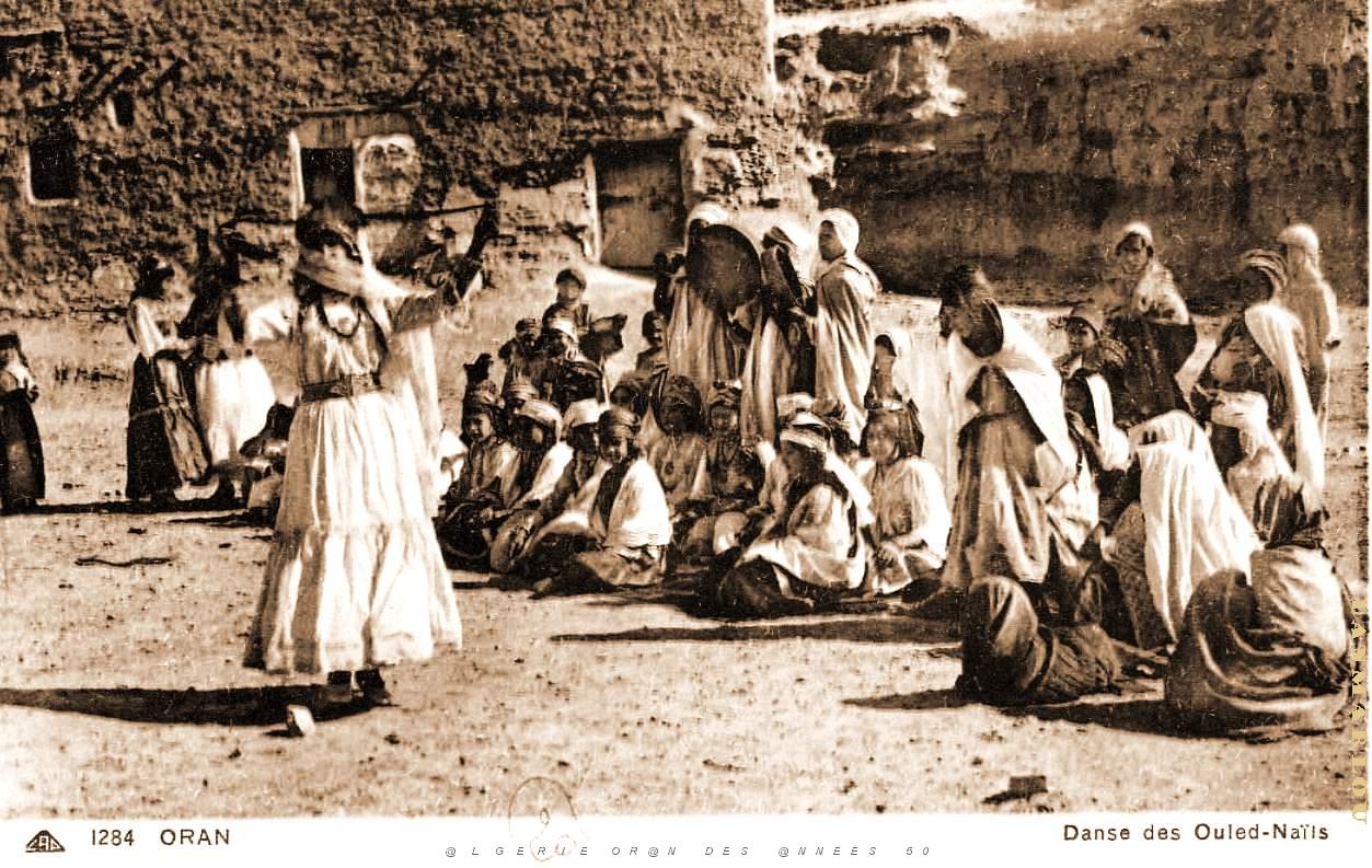 CA a- 109- Village negre.jpg